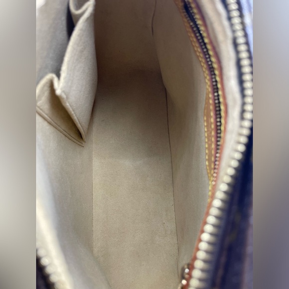 Louis Vuitton Monogram Looping Shoulder Bag - Picture 10 of 15